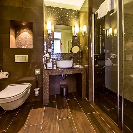 Prestige Hotel