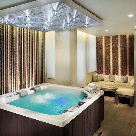 Prestige Hotel 4*