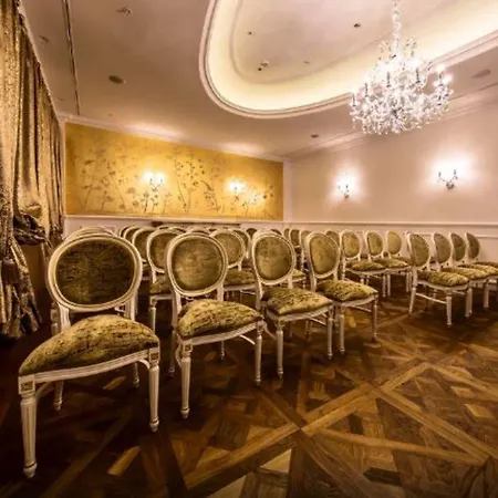 Prestige Hotel 4*