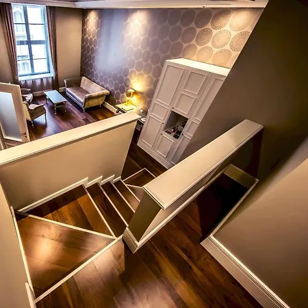 Hotel Prestige