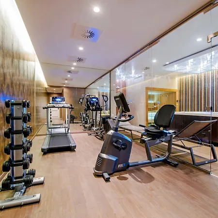 Prestige Hotel 4*